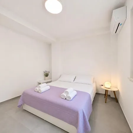 -2 Min Dal Mare- Corte Esclusiva, Ac, Wifi *